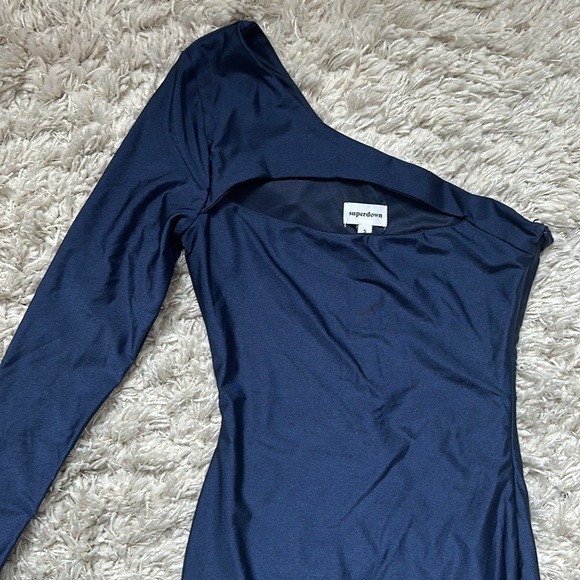 Superdown Erika Cut Out Dress in Navy S - Picture 3 of 5